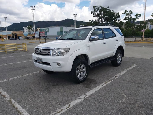 Toyota Fortuner .