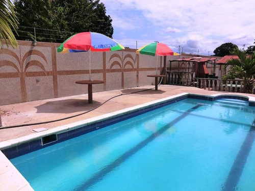 Imagen 8 de 14 de Casa En Venta Higuerote, Urb. Alamar, 22-18998 Juan Villarroel 0416 6120354