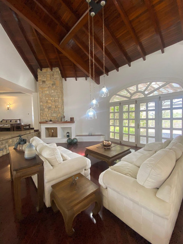Casa Quinta De Lujo En Sector Cantarrana El Hatillo