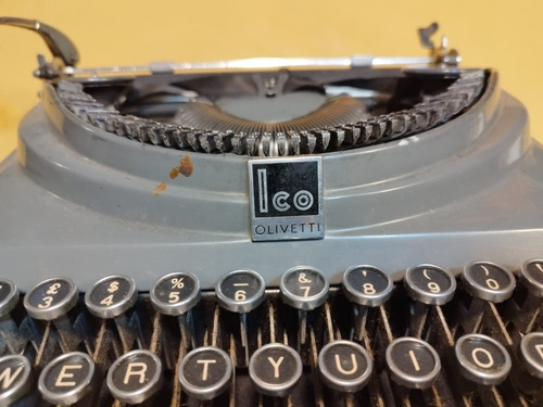 Maquina De Escribir Olivetti Ico