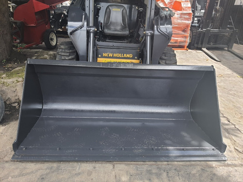 Minicargador Bobcat New Holland L218 Demo
