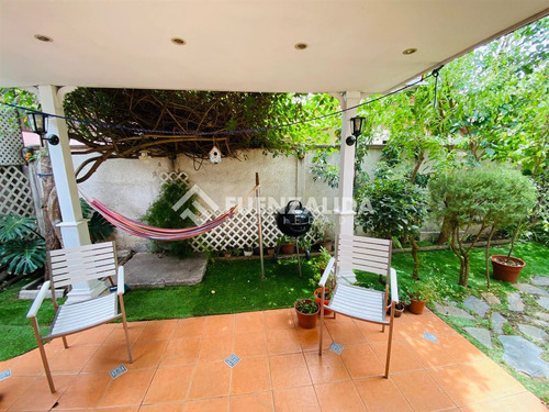 Casa En Venta De 3 Dorm Y 2 Bañ En La Comuna De El Bosque