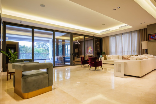 For Rent Apartamento De Lujo Amueblado Av. Anacaona Frente Al Mirador Sur 415m2 Con 4 Parqueos
