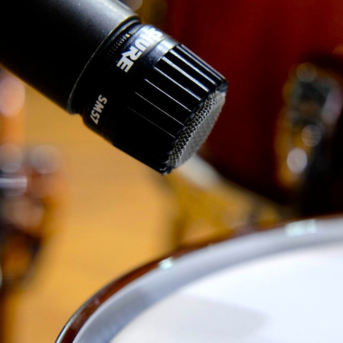Micrófono Dinámico Shure Sm57 Para Instrumentos Y Voces Color Negro
