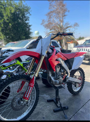 Si Buscas Poder En La Motocross Honda Crf250r Lo Encontrarás