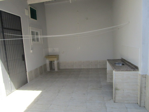 Excelente Casa, Isolada, Com Edícula, Espaço Para Piscina. Há 300 Metros Da Praia!