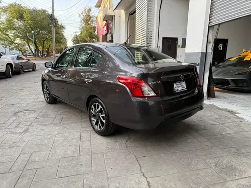 Nissan Versa 1.6 Advance Mt