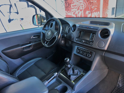Volkswagen Amarok Highline - 4x2 - Manual - Permuto/financio