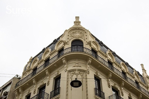 Edificio De Oficinas Reciclado En Ciudad Vieja (ref: Srs-536)