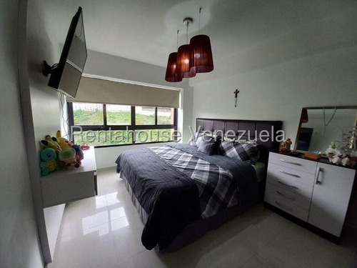 Maritza Lucena Vende Amplio Apartamento Este De Barquisimeto