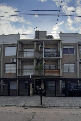 Venta Departamento 3 Ambientes Bernal