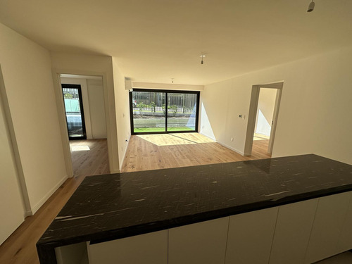 Venta Apartamento Dos Dormitorios Tres Baños Malvín Patio Exclusivo Soleado