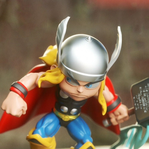 Imagen 2 de 5 de Muñeco Thor Figura Avengers Para Pintar Chibi Coleccion