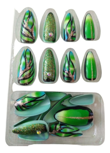 Uñas Rehusables, Postizas