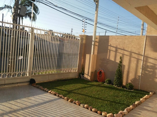 Imagem 6 de 21 de Sobrado Em Condomínio Para Venda Em Xaxim Curitiba-pr - 233