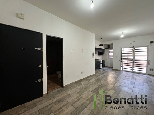 Dpto 2 Amb En Alquiler En Planta Baja Con 2 Patios.