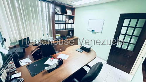 Y.t. Galpón En Venta, Sarría Mls #25-12782