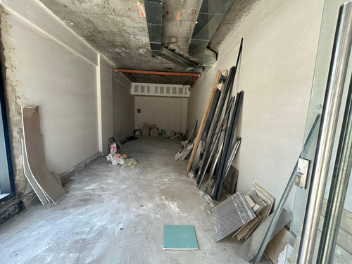 Local Comercial En Alquiler En Agora I, Camaño