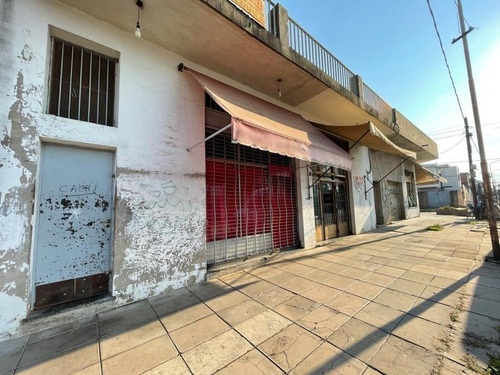 Imagen 3 de 4 de Esquina Con Locales En Venta/ Isidro Casanova