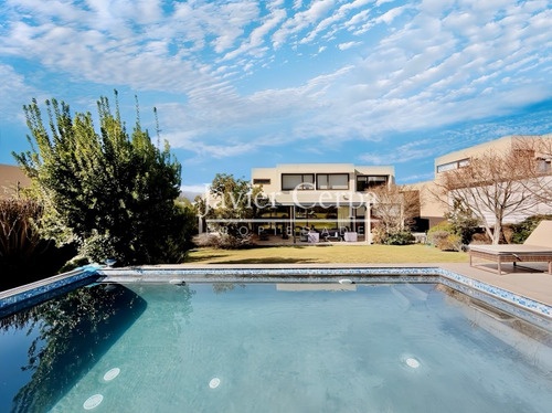 Colegio Craighouse - Condominio Los Bravos