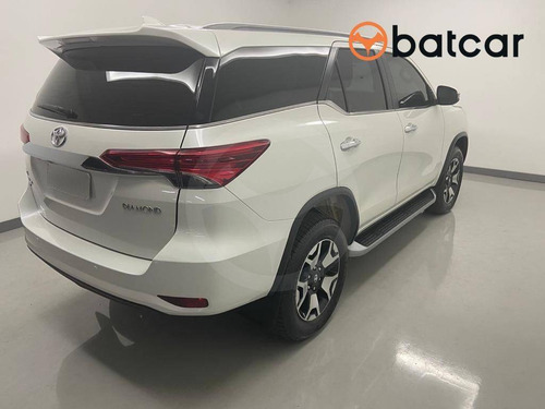 Imagem 4 de 15 de Toyota Hilux Sw4 2.8 Srx Diamond 4x4 7 Lugares 16v Turbo