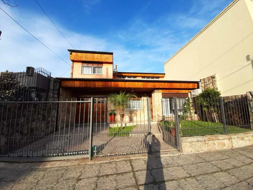 Casa En Venta En Castelar Norte