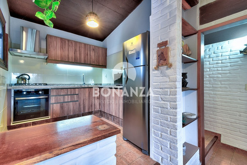 Imagen 12 de 24 de San Francisco, Piriápolis. Casa En Venta, Muy Buena Construcción Tradicional. Tres Cuadras De La Playa.