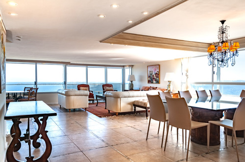 Apartamento En Venta De 4 Dormitorios En Playa Mansa (ref: Lij-1401)