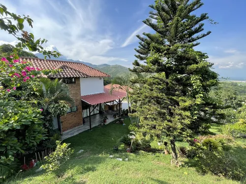 Casa En Venta En Arroyo Hondo. Cod V11628