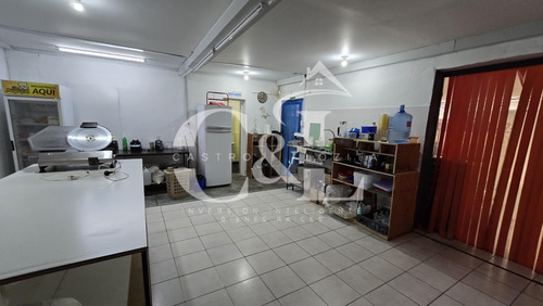 Venta Gran Propiedad: 2 Locales + 2 Galpones + Departamento
