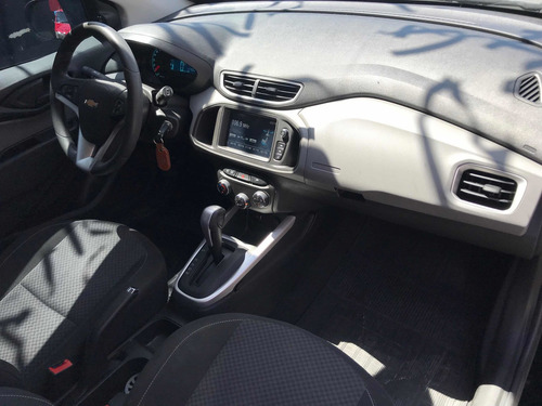 Imagem 10 de 14 de Chevrolet Onix 2017 1.4 Lt Aut. 5p