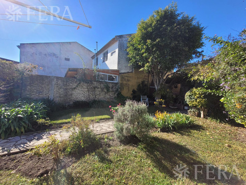 Venta De Casa De 3 Ambientes Con Patio En Wilde