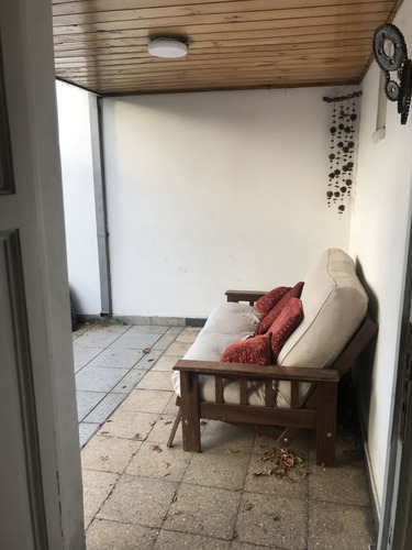 Importante Propiedad Emplazada En Lote De 380 Mts2
