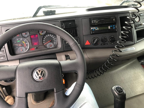 Vw 24280 6x2 Constellation Ano 2014 Bau Furgao 9,00mts 24250