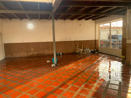 Imagen 2 de 14 de Se Vende Hermosa Casa En Urb Los Astros 04121460083
