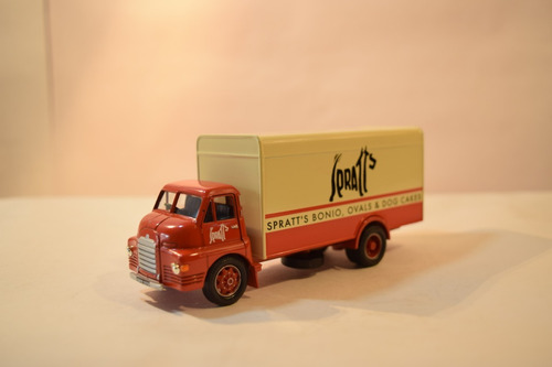 Camion Bedford S C/caja  Spratt's  Corgi 1/50 C/caja