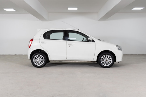 Imagen 6 de 15 de Toyota 2016 Etios 1.5 5 Ptas Xls