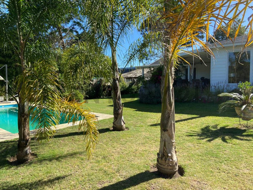 Cómoda Casa A Pasos De La Playa Brava