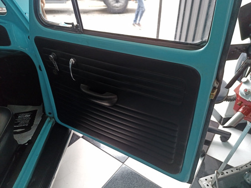 Kombi Antiga Volkswagen ( Curujinha )