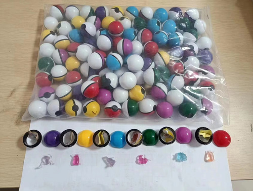 100 Pokebolas + 200 Figuras + 200 Stickers Pokemon Pikachu