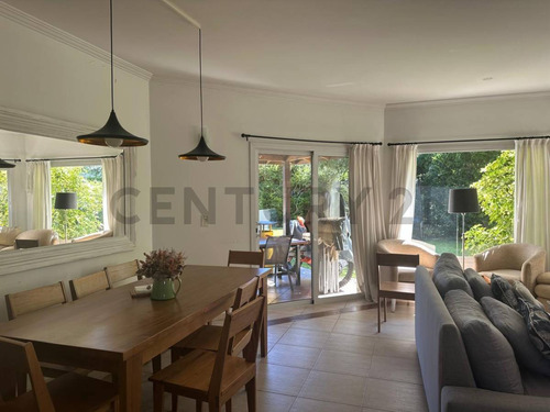 Amplia Casa 3 Dor Con Pileta Y Jardín En Barrancas San José