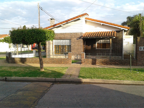 Venta Casa 3 Dormitorios Villa Luzuriaga Con Cochera