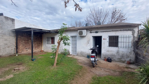 Casa En Venta |barrio Policial, Coronda.