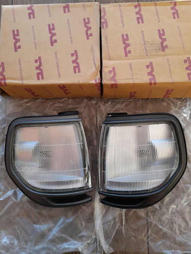 Faros Cocuyos Toyota Autana (par)