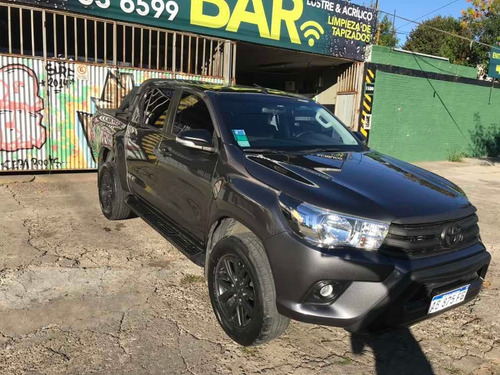 Toyota Hilux 2.8 Cd Srv 177cv 4x2 2017