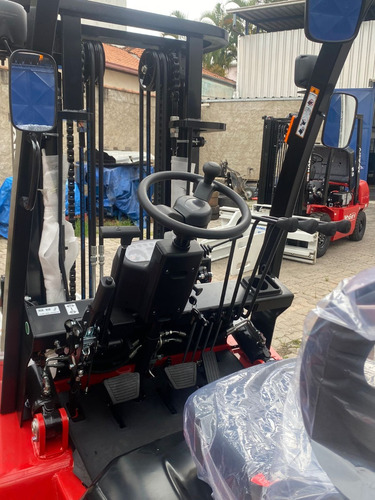 Distribuidoras: Empilhadeira 2,5t Triplex De 6m! Compre Já!