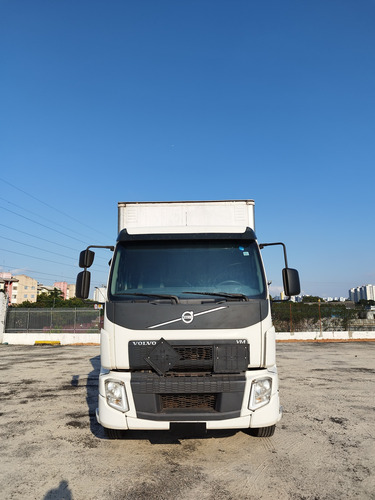Volvo Vm 270 6x2 2021 - Baú Carga Seca