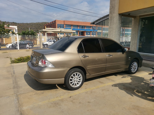 Imagen 4 de 12 de Mitsubishi Lancer Touring