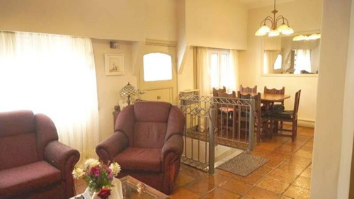 Imagen 3 de 25 de P.h. Al Frente, Entrada Independiente, Con Patio, Terraza Y Quincho. Espacio Aéreo. Sup. 240 M2. Totales . Precio Por M2. Usd 920.- .-