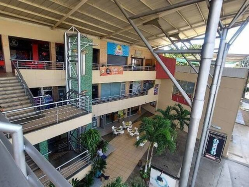 Venta De Local Comercial, Cc Brisas Del Valle, El Remanso Rp